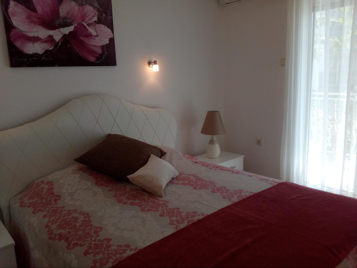 Apartments Slavica Jovanovic Sveti Stefan Esterno foto