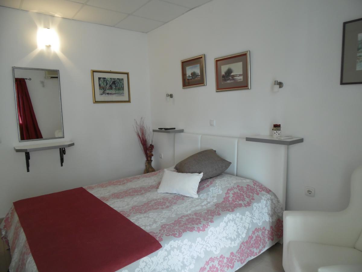 Apartments Slavica Jovanovic Sveti Stefan Esterno foto