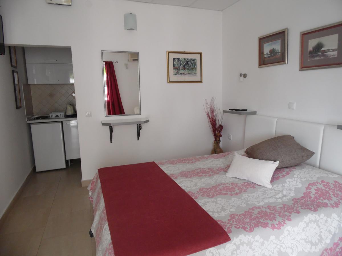 Apartments Slavica Jovanovic Sveti Stefan Esterno foto