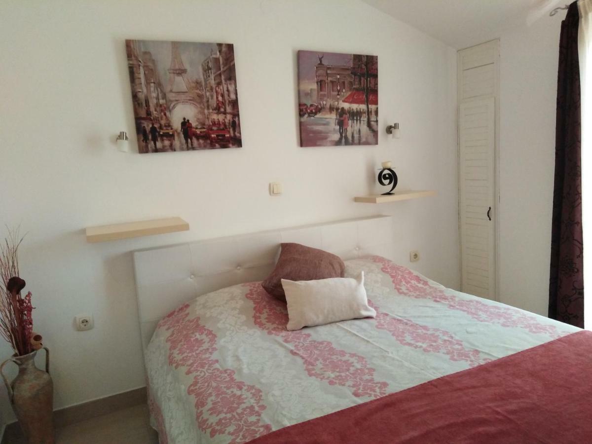 Apartments Slavica Jovanovic Sveti Stefan Esterno foto